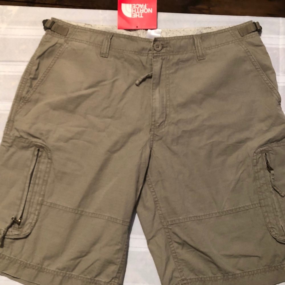 MENS NORTH FACE  CARGO MISSION RIPTOP SHORTS 38 REGULAR HIKING